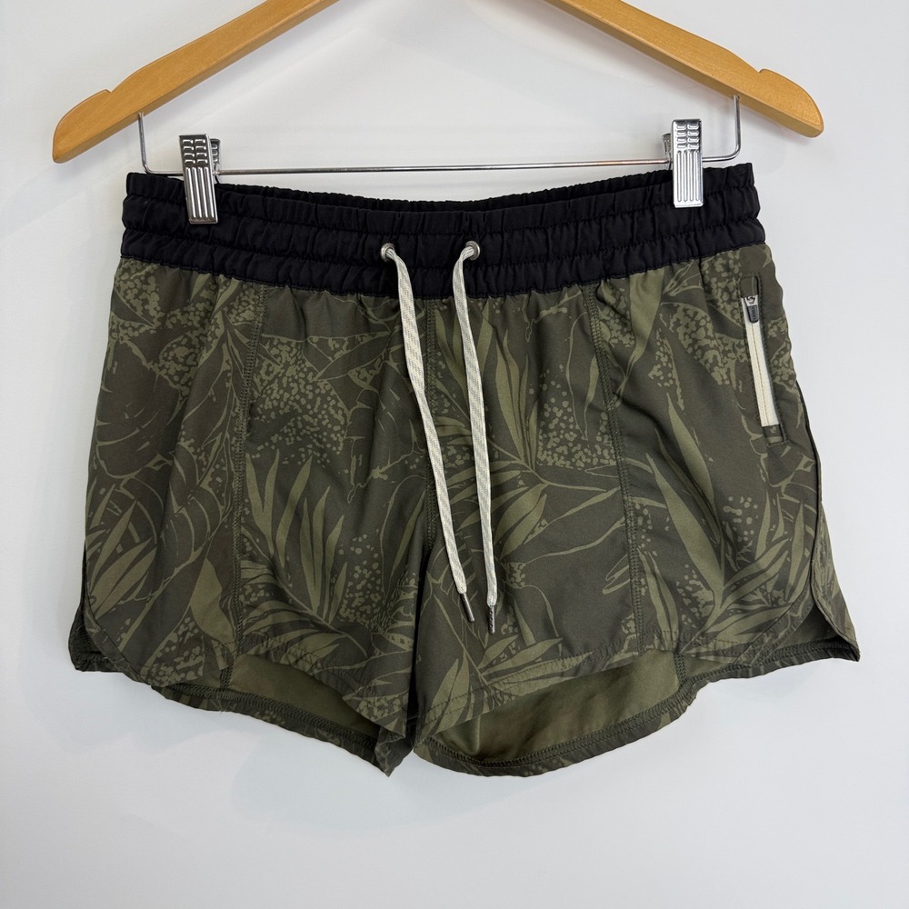 Vuori Clementine Olive Green Tropical Print - Picture 2 of 16